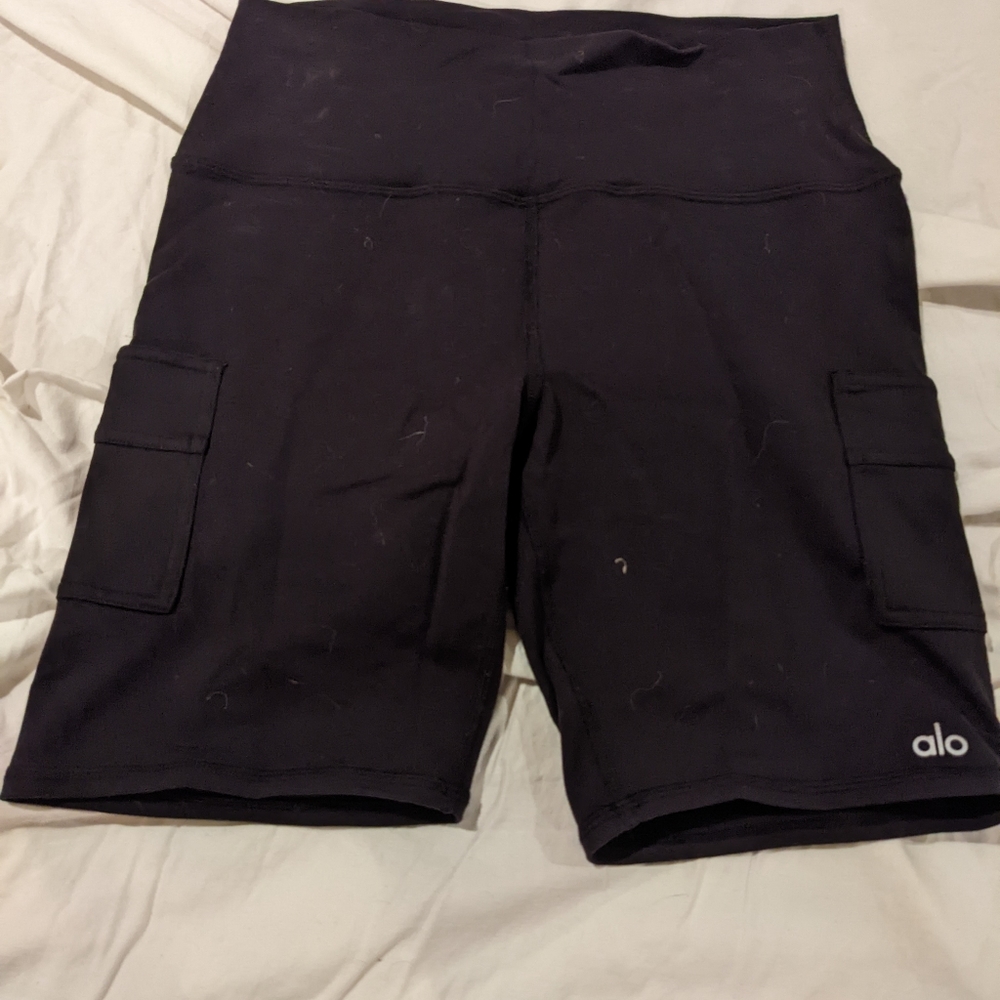 ALO Black Cargo Biker Shorts, L